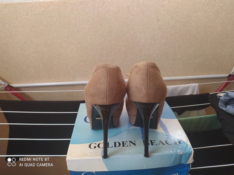 Туфлі бежеві 39 розмір