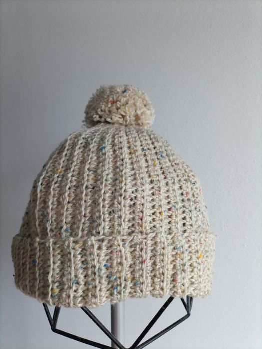 Handmade czapka z pomponem