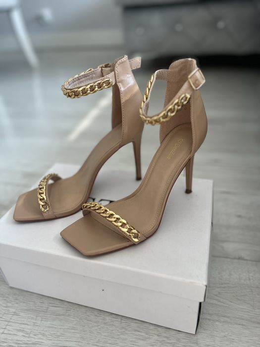 DeeZee szpilki beżowe