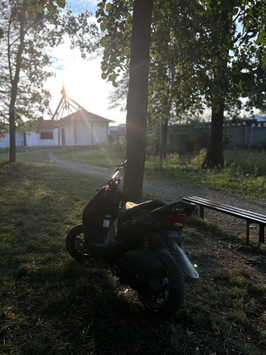 Скутер Suzuki ZZ Inch Up Sport на конфі
