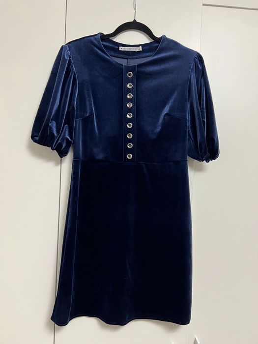 Елегантне синє оксамитове плаття
