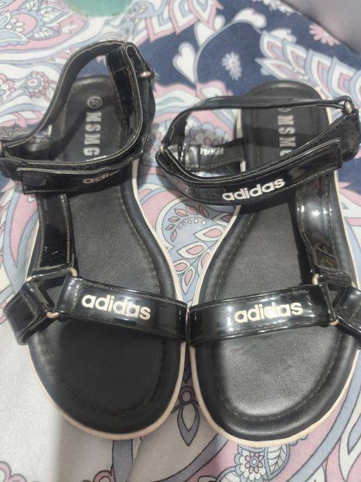 Sandały damskie, czarne, lakierowane