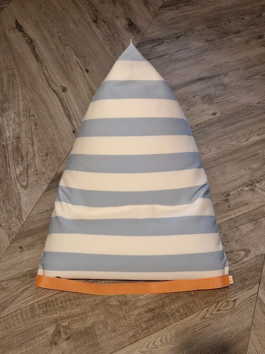 Puff, allmofada ou triângulo