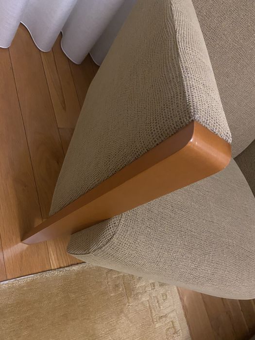 Cadeirao de sala, vendo individual ou o par. Vor cadtanho com patas em