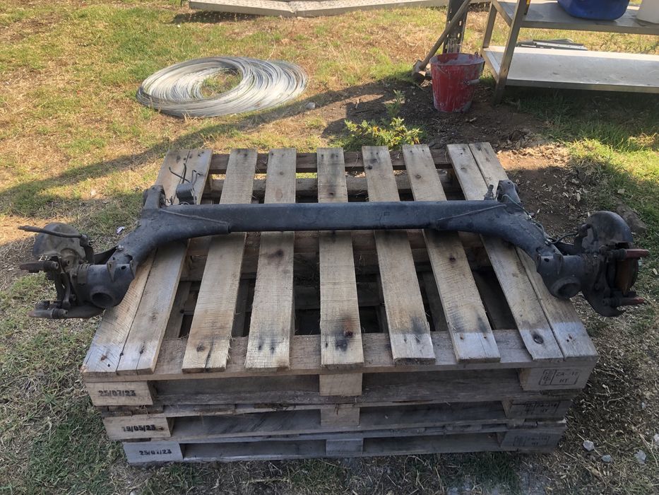 Eixo traseiro seat ibiza 6k gt tdi de 99 com a respectiva travagem …..