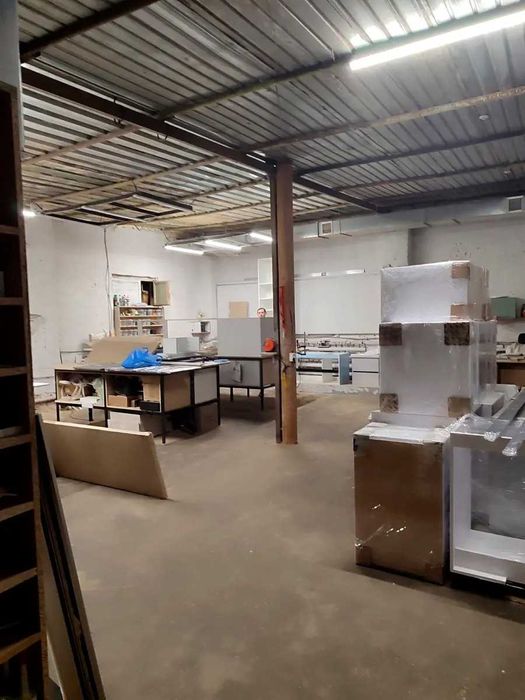 Продам виробничо - складське приміщення в районі КСК вул. Щорса