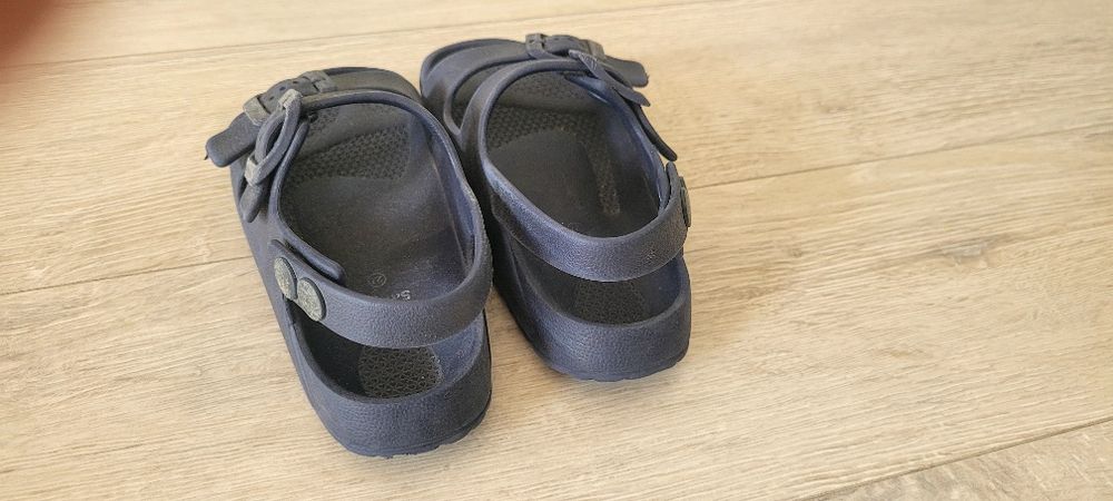 Sandałki Sinsay 27 dziecko gumowe  granatowe