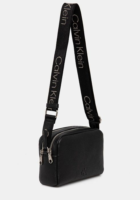 Продам сумку Calvin Klein, оригінал, широкий ремінь