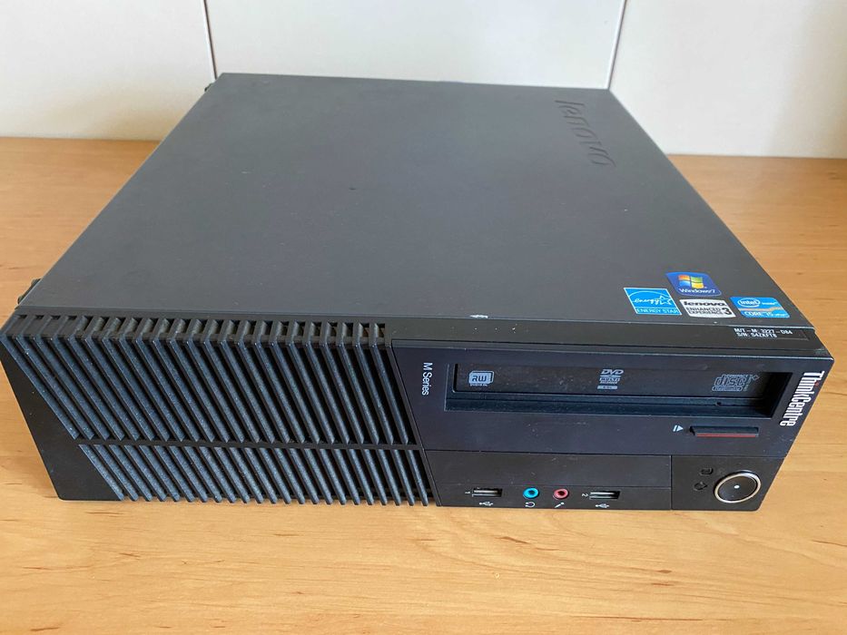 Komputer Lenovo ThinkCentre z procesorem intel i5