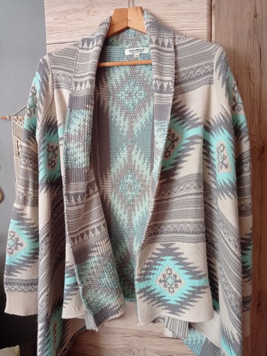 Piękny kardigan bez zapięcia