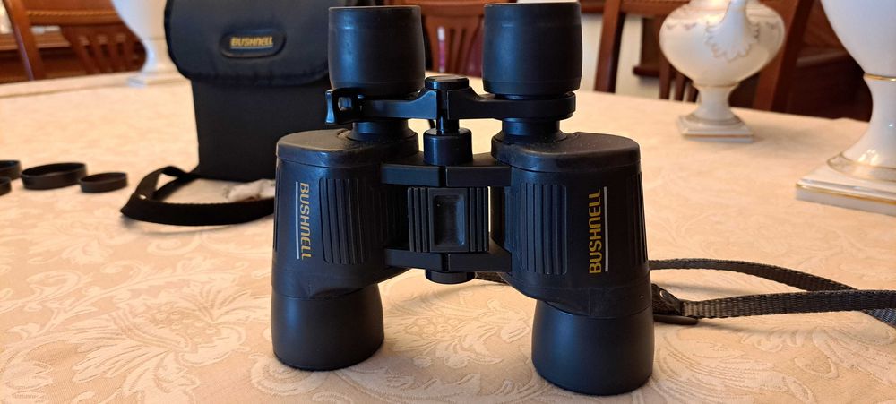 Binóculos BUSHNELL em perfeito estado de conservação e funcionamento