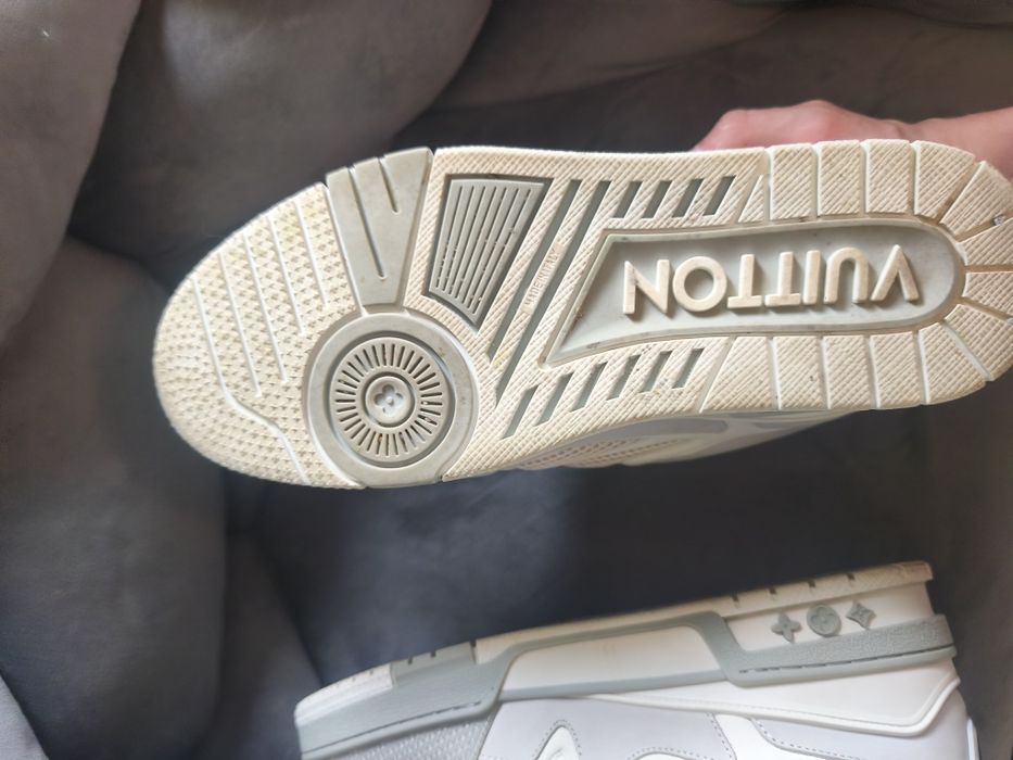 Lv Skates szare.