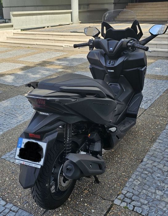 Honda Forza 125 como nova