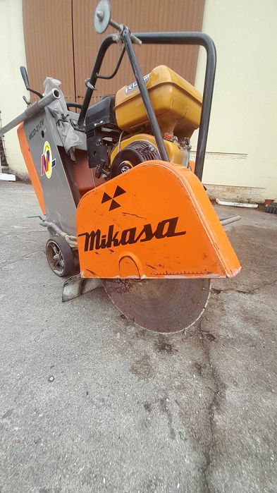 Cortadora de asfalto Mikasa MCD-218V usado
