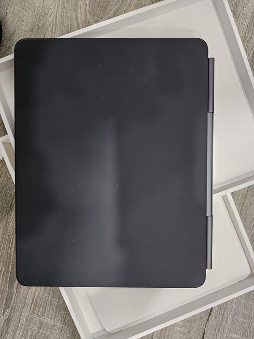 Magic Keyboard Apple iPad Air de 13 polegadas (M3) - Português - Preto