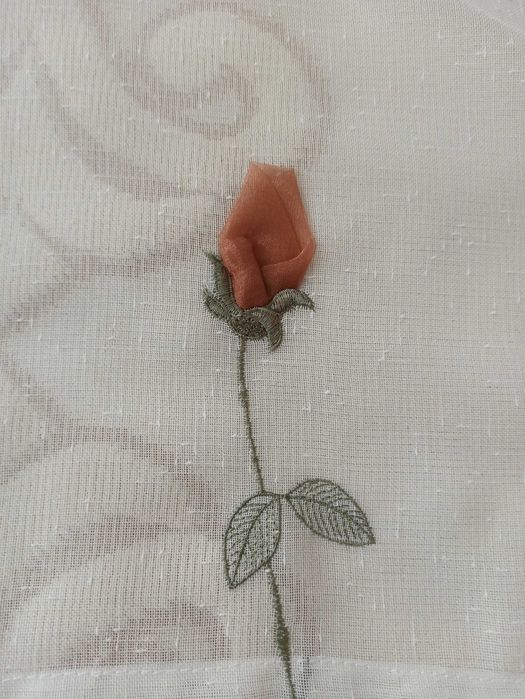 firanki na taśmie z aplikacją róży 110x120