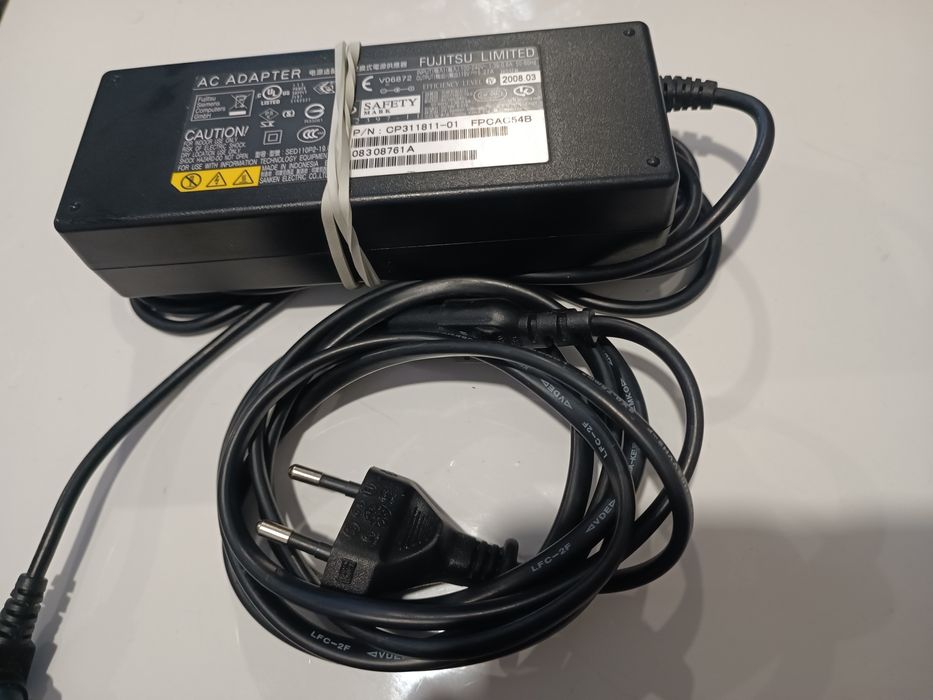 Oryginalny zasilacz FUJITSU 19V 5,27A 100W  wtyk 5,5x2,5mm