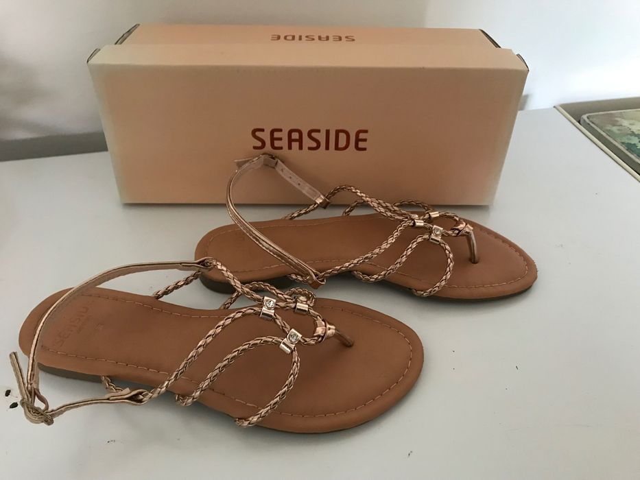 Sandálias Douradas Nº 36 NOVAS