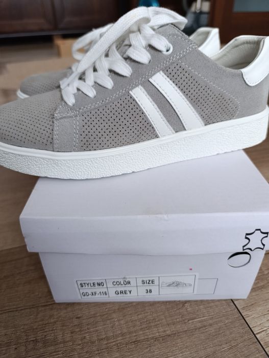Buty sneakersy skórzane 38