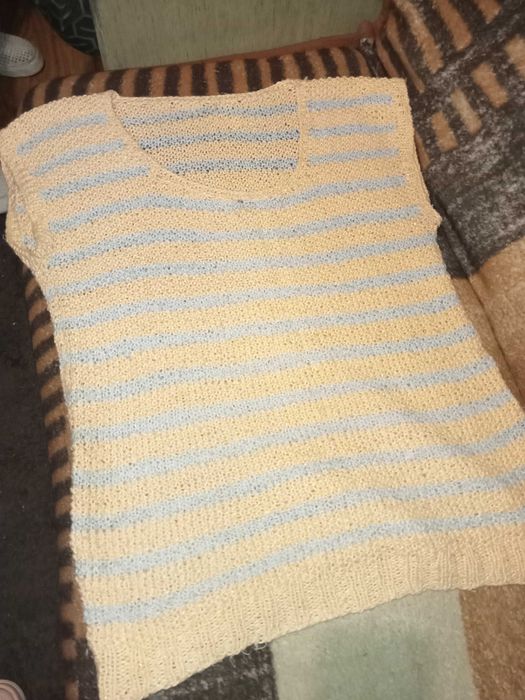 Sweterek bezrękawnik