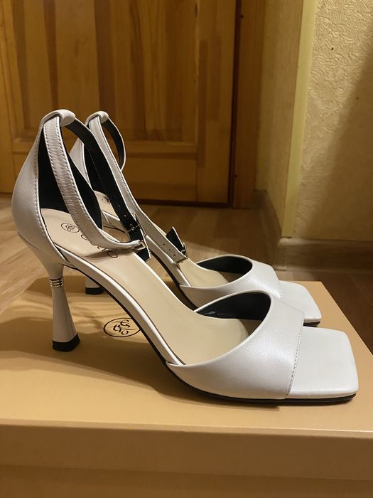 Босоніжки Estro, 38р