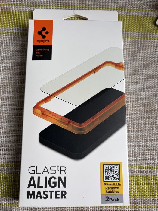 Стёкла и чехлы Spigen для iphone 14,15