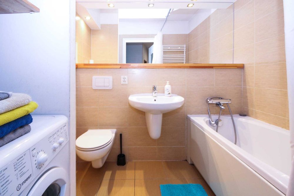 Wolne terminy, 3-pokojowy apartament dla max 6os, balkon,wi-fi