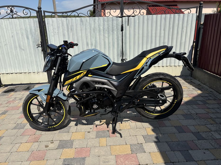 Продається Mustang st 200