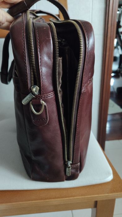 Pasta em Pele Tony Perotti