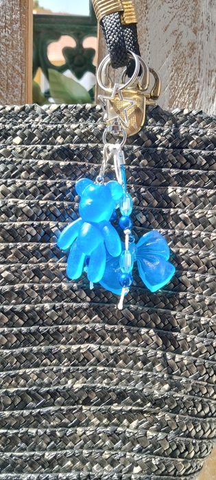 Bag charm artesanal urso com lacinho