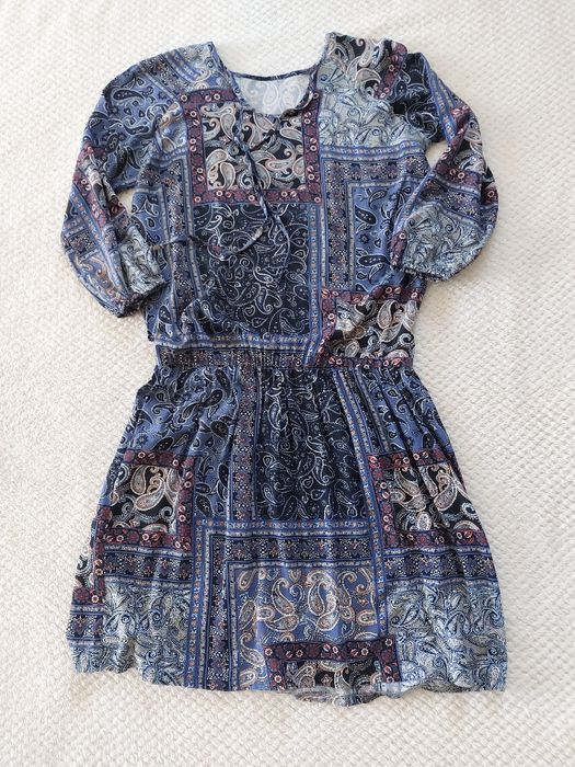 Sukienka, Boho, przed kolano, gumka w pasie, rękawy 3/4 wiskoza  M/L.