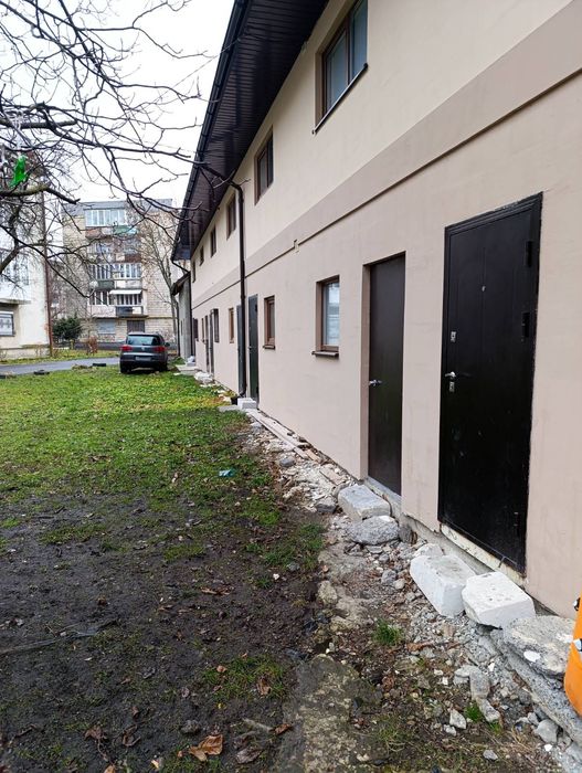 Продається гараж + підсобне приміщення  по вулиці Січових Стрільців