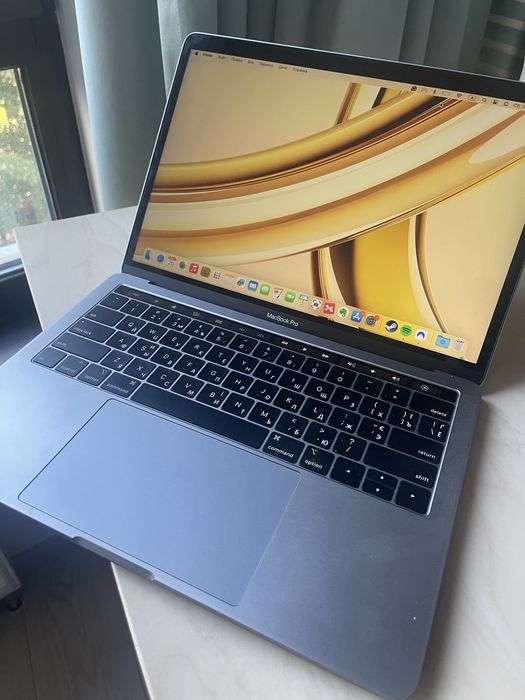MacBook Pro 2019 i5 13”