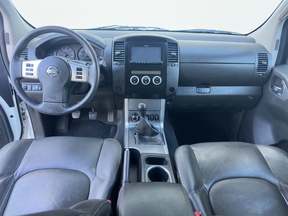 Nisaan Navara D40 190cv