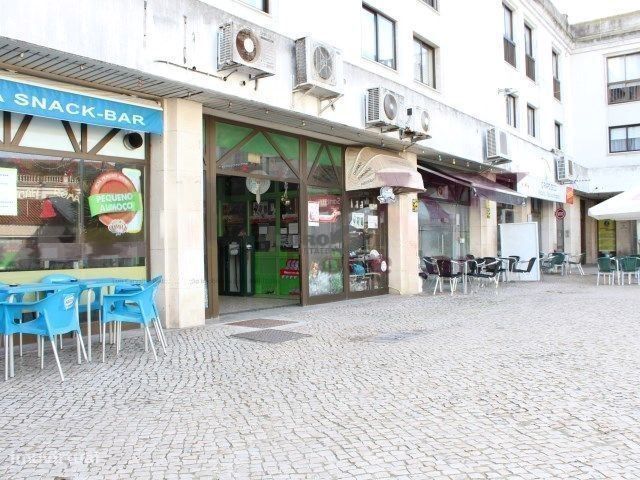 Loja ampla em Centro Comercial  Palmeiras