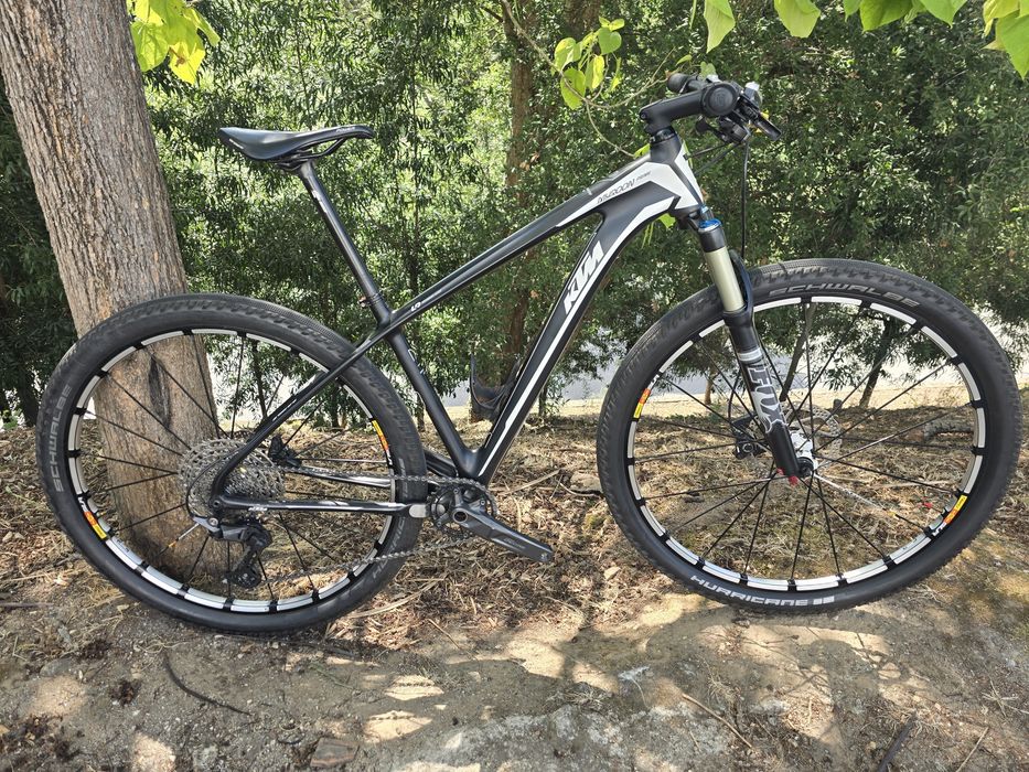 Ktm myroon  29 m carbono super equipada
