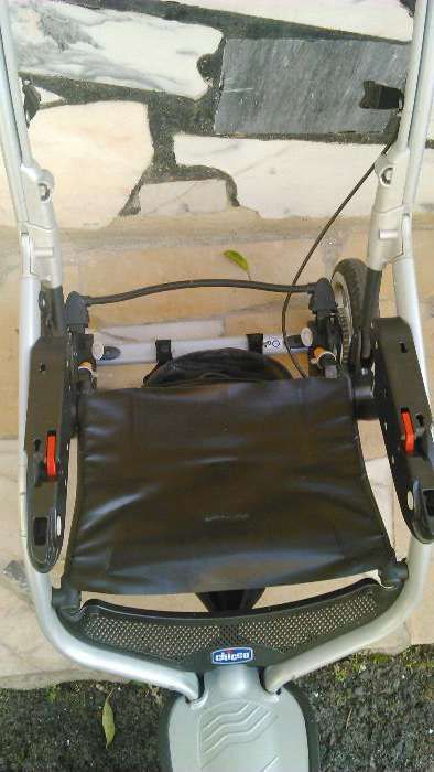 Impeccable-condition Chicco three-wheel stroller frame423209019963484163
