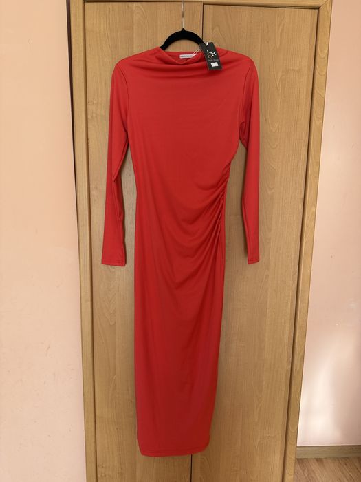 Нова червона сукня футляр розмір S