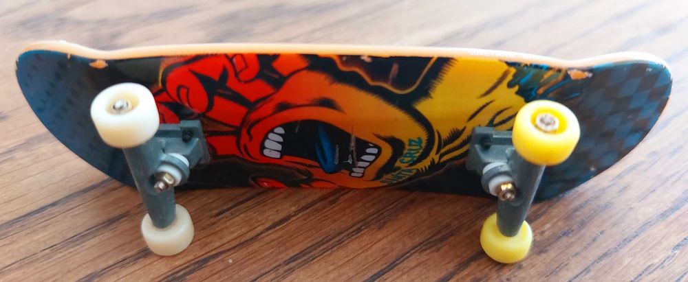 Tech Deck Skatepark + Santa Cruz mini skate Carcavelos E Parede • OLX