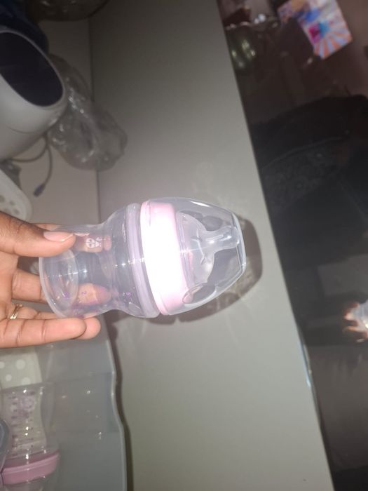 Esterilizador Elétrico Chicco 2 em 1 NOVO + 4 Biberões NOVOS