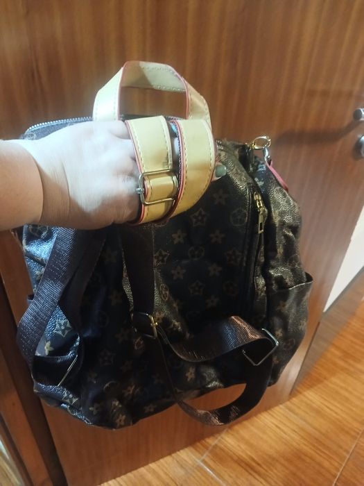 Mochila castanho escuro