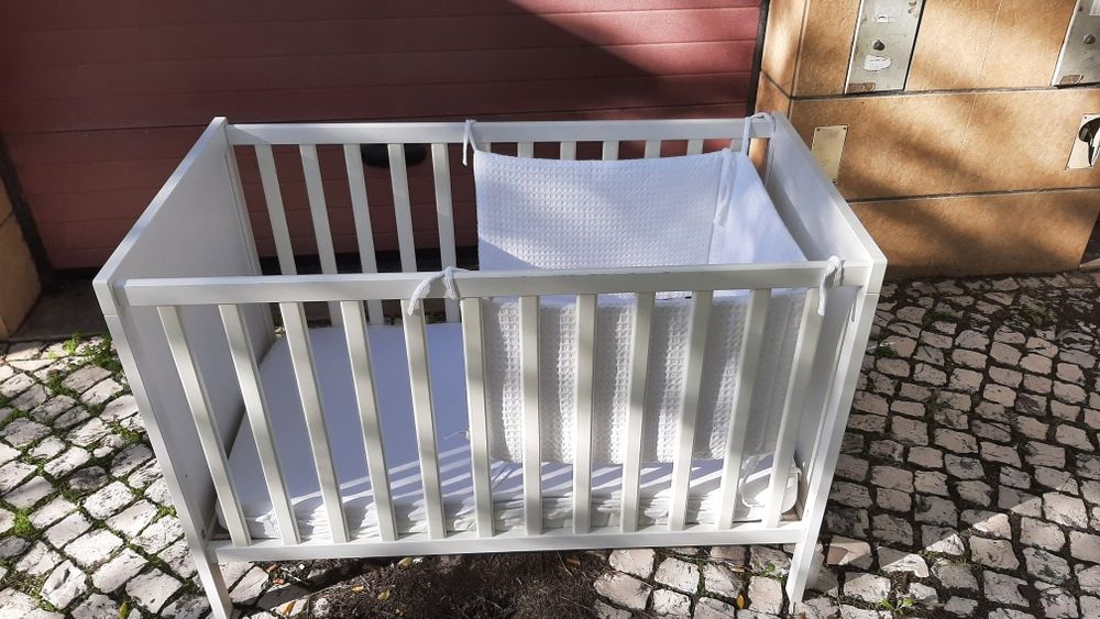 Cama de Bebe como nova, com colchao e resguardo lateral,
90€
Posso faz