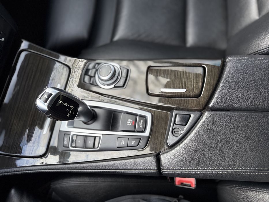 Продаж 535і BMW  2012 рік 3,0 Бензин