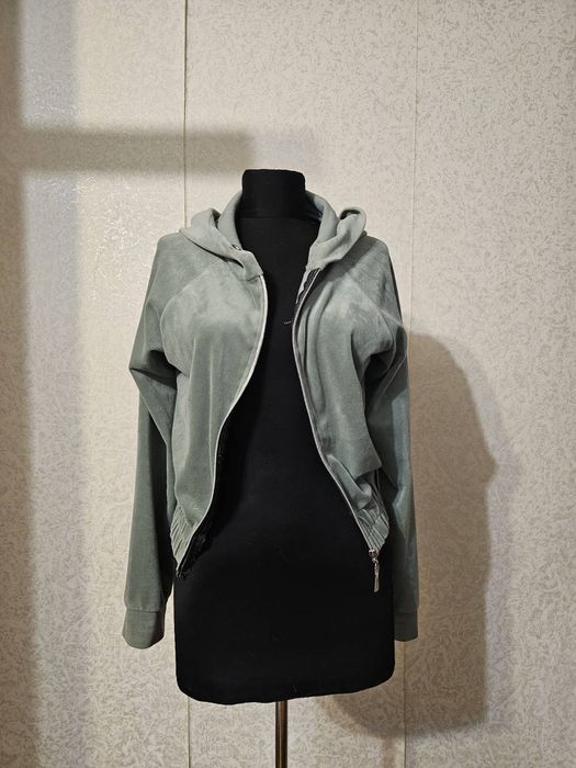 Вкорочена зіпка сіро-зелена