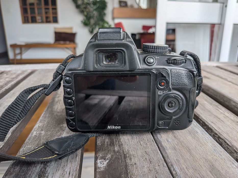 Nikon D3100 com bolsa e objetiva