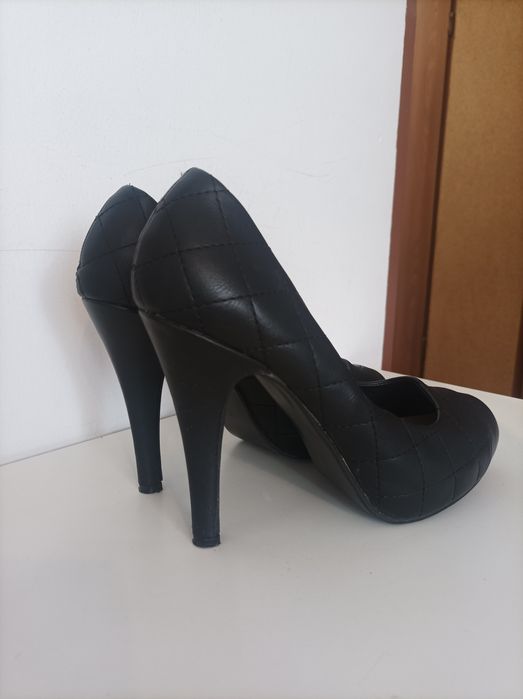 Buty czarne  zakryte obcas 10 cm rozm 39 skóra