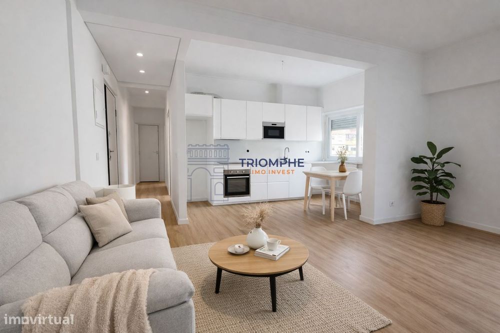 Apartamento T2 Totalmente Renovado com Arrecadação — Mina De Água, Lisboa