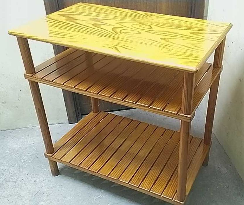 Mesa multiusos em madeira