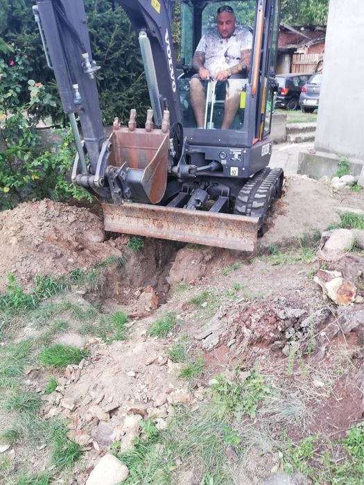 Mini koparka Volvo ECR25D usługi ziemne z operatorem