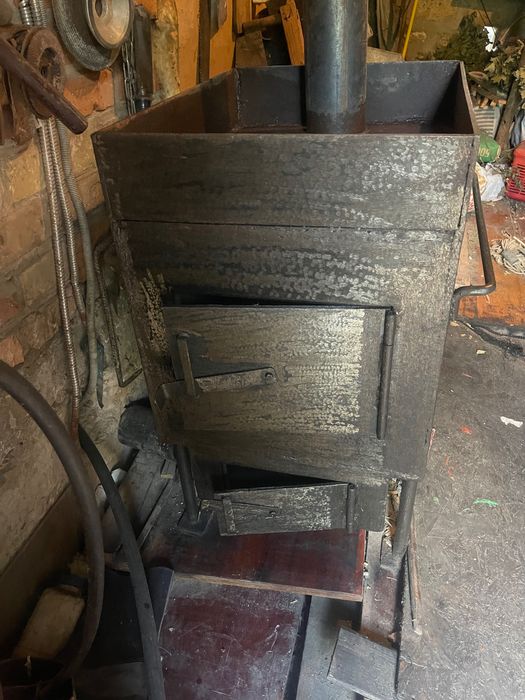 Печь на дровах для бани прочная
